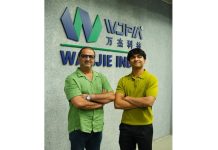 Wanjie India demonstrating three label machines at LOUPE India 2026